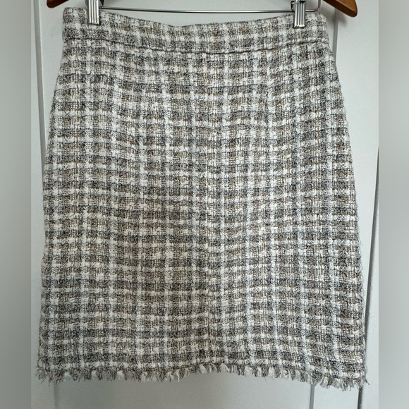 Ann Taylor Tweed Button-Down Frayed Edged Skirt in Gray, White & Black NWT Sz 6 - Picture 2 of 9